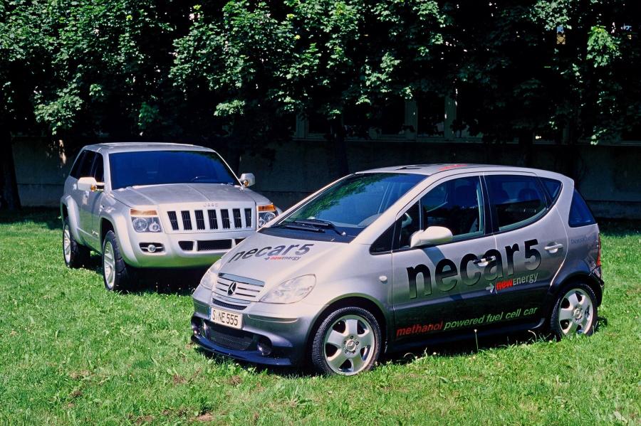  Jeep Commander Concept 1999 года  (фото 3 из 33)